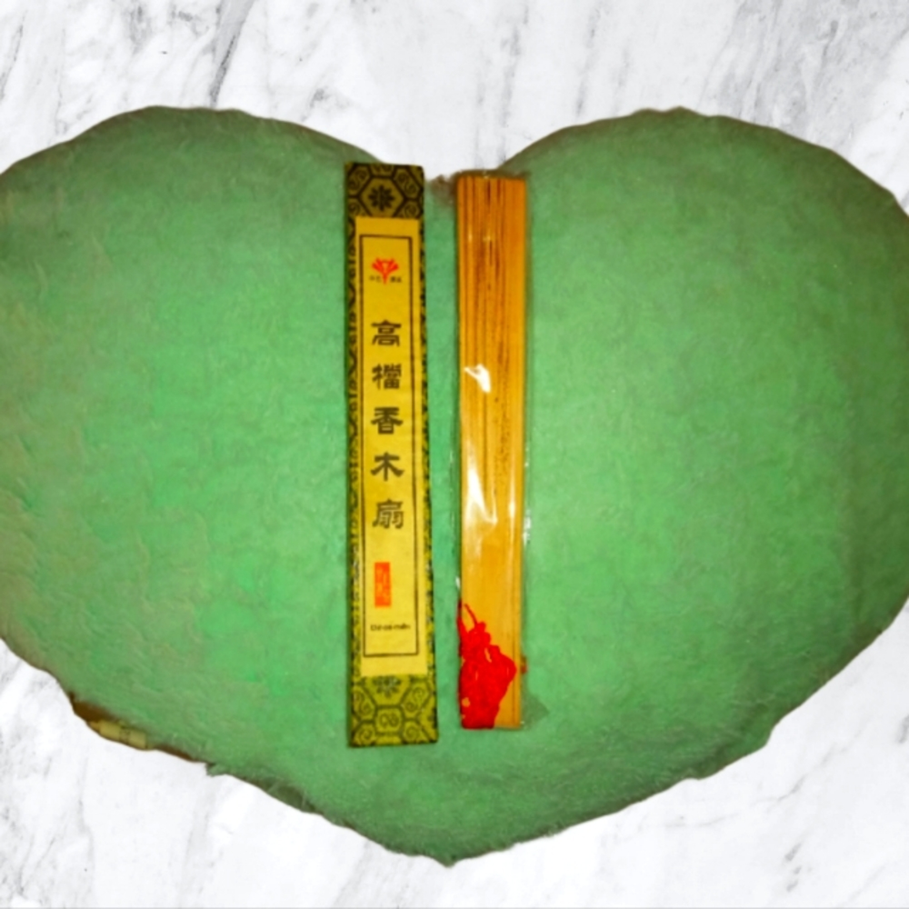 Deluxe 9 in. Wooden Fan(Chinese craft)